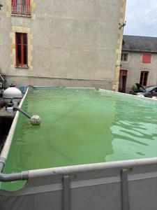 Sejours a la campagne Chateau de Clairefontaine du XVIIIeme siecle a Garchizy : photos des chambres