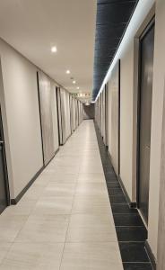 Menlyn Maine Luxury Studio King Bed Free parking 133