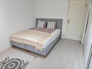 3Br House Sleeps 7 with Balcony-Garden-Bbq-FreeP