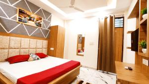 HOTEL WONDER STAYS - For Couples, Students, Faculties, Corporates