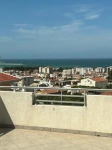 Villa Alidah Avkoppling med utsikt, pool och fruktträd