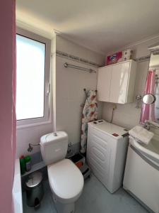 Relaxing in Luxury with view to sea from 4th floor and parking