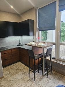 Nyvky like Home - apt 66 з терасою