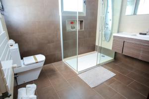 CL14 Villa con piscina y vistas al mar