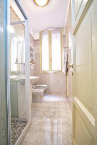 Two-Bedroom Apartment with View room in Residenza Bistrot De Venise