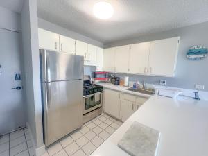 Aloha Living at Waikiki Lanais condo