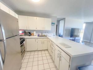 Aloha Living at Waikiki Lanais condo