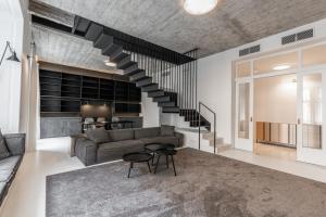 Luxury Old Town Penthouse w park