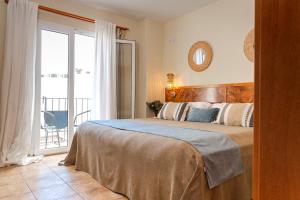 Comfort Double Room with Balcony room in La Muntanya