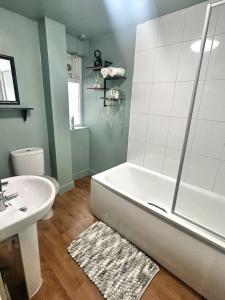 Modern Flat in Aldershot- sleeps 4