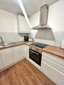 Modern Flat in Aldershot- sleeps 4