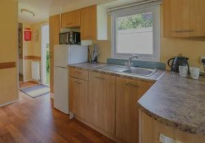 Caravan 2 - Blackmoor farm near tenby