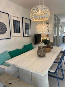 T4 Grand Townhouse Old Village