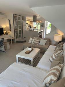 T4 Grand Townhouse Old Village