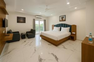 Hotel KARDHAR INN