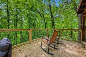 Whispering Pines- Hot Tub- Pool Table- Pet Friendly- EV Charger