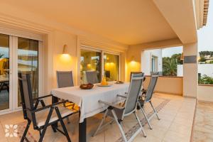 Villa Baladrar by Abahana Villas