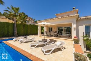 Villa Baladrar by Abahana Villas