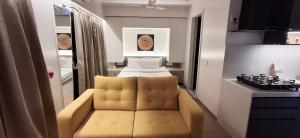 Neon Vimannagar studio near Pune Airport Symbiosis College 5 min walk