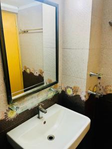 Newyork Guest House and Restaurant Colombo 06