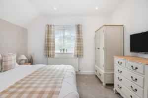 The Roost Group - Brands Hatch 6 Bedroom Home