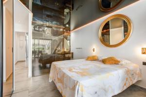 AmbassadOr Elegance and comfort steps from the naturist beach