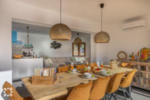 Villa Yoz by Abahana Villas