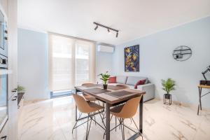 Stylish 2BR Escape in St Julians