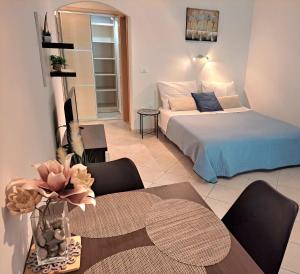 Studio Apartments Pinia-Marina