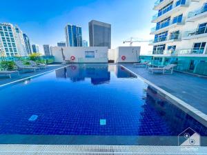 Gorgeous Studio with balcony l Business Bay