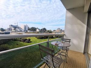 Appartement Carnac 2 pièces, 24 personnes, parking sécurisé - FR-1-377-76