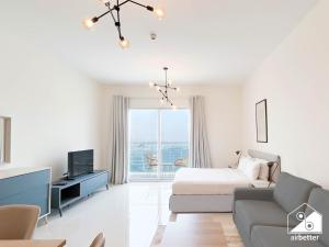 Gorgeous Studio with balcony l Business Bay