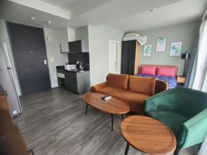 The Deck Condo Patong Mountain View1