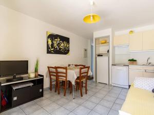 Appartement T2 avec jardinet, parking et casier à skis, quartier thermal, proche télécabine, 2 étoiles - FR-1-296-171