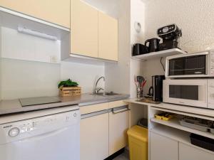 Appartement T2 avec jardinet, parking et casier à skis, quartier thermal, proche télécabine, 2 étoiles - FR-1-296-171