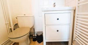 Appartements La Terrasse, T2 proche gare, Wifi, tv HD, grande terrasse : photos des chambres