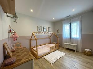 Villas Maison individuelle contemporaine avec piscine : photos des chambres