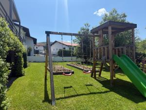 Villas Maison individuelle contemporaine avec piscine : photos des chambres