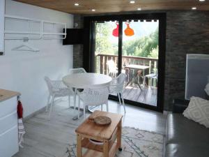 Studio cosy bord de piste aux Orres avec balcon, animaux acceptés - FR-1-322-667