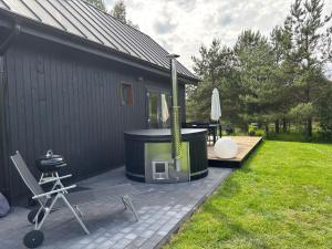 Ślusarnia-domek z sauną i balią nad jeziorem, Kaszuby