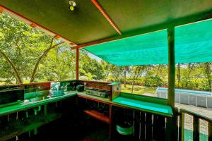 Beach cabinas on Playa Preciosa