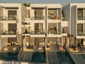 Limani Nikiti Suites