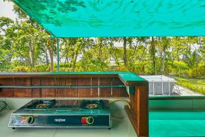 Beach cabinas on Playa Preciosa