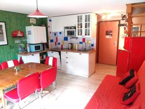 Appartements Appartement au calme avec balcon et kitchenette - 3 pieces - FR-1-573-41 : photos des chambres