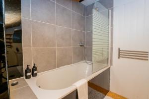 Villas Artist Loft Experience - 4 BR & Air Conditioning : photos des chambres