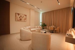 Private Jacuzzi 2BR Luxury Unit