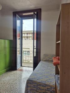 Appartamento completo o Camere private, Lecco Centro vicino alla stazione e al lago