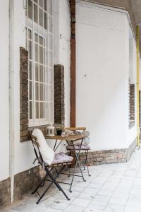 Central Budapest Studio Apartment with AC & Netflix