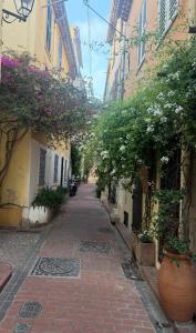 Appartements Charming 3-Room Old Antibes : photos des chambres