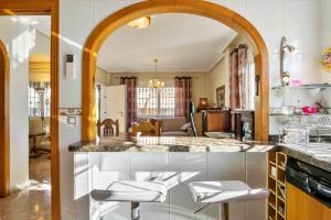 Encantadora casa de tres pisos en Orihuela Costa